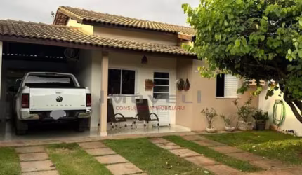 Casa com 3/4 sendo uma Suíte com closet no condomínio Vila Nova