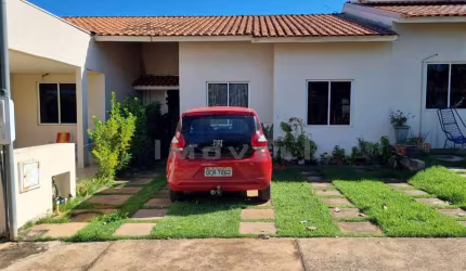 CASA CONDOMINIO ESMERALDA