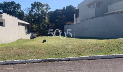Terreno à venda no Condomínio Jardim Theodora em Itu, com 600m² de área total, localização privilegiada.