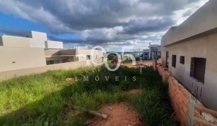 Terreno à venda no Condomínio Lagos D' Icarai com 310m² de terreno, numa ótima localização no condomínio.