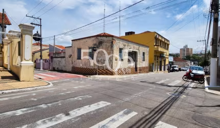 Casa a venda Centro Itu cada antiga para reforma, esquina com 17 metros de frente, zona histórica mas não é tombada, otima localização.