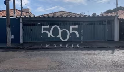 Casa no Bairro São Luiz, bem localizada no bairro que oferece todos serviços a poucos passos.