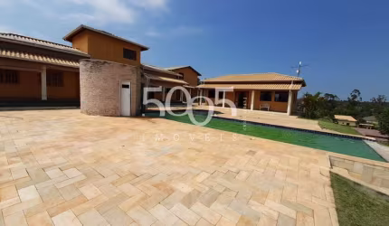 Chácara com 5160m2 de terreno e 354m2 de construção no condomínio Monte Verde à venda.