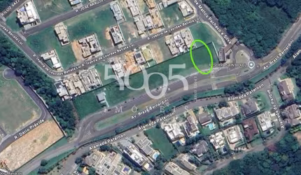 Terreno comercial com 12m de frente e 31m de comprimento (395m2), vagas de estacionamento, localização ótima, perto a condomínios de alto padrão