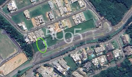 Terreno comercial com 12m de frente e 30m de comprimento (360m2), vagas de estacionamento, localização ótima, perto a condomínios de alto padrão