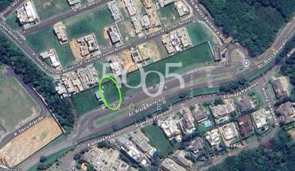Terreno comercial com 12m de frente e 30m de comprimento (360m2), vagas de estacionamento, localização ótima, perto a condomínios de alto padrão