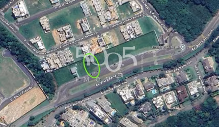 Terreno comercial com 12m de frente e 30m de comprimento (360m2), vagas de estacionamento, localização ótima, perto a condomínios de alto padrão