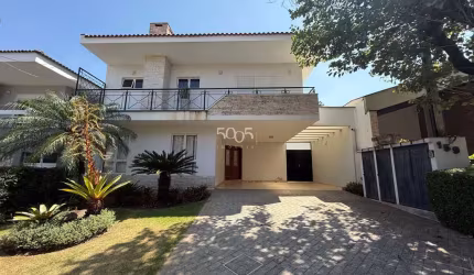 Casa sobrado à venda no Condomínio Portal de Itu I com 330m² de área construída, 4 dormitórios