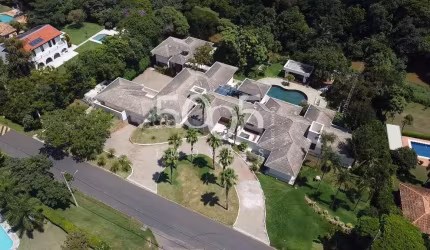 Essa casa no condomínio Terras de São José l é o sonho de qualquer pessoa, com 4588m² de terreno e 1242m² de área construída, será vendida completamen