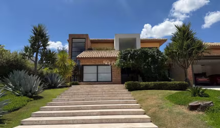 Excelente casa à venda no condomínio Fazenda Vila Real com 751m2 de construção e 3002m2 de terreno em rua sem saída, com calçamento em paralelepípedo