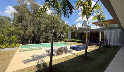 Lindo projeto de casa térrea contemporânea à venda no Terras de São José II com 2160m2 de terreno e 600m2 de construção. Mobiliado e decorado.