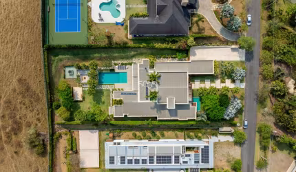 Casa à venda no Condomínio Fazenda Villa Real, com 720m² de área construída e 3.071m² de terreno.
