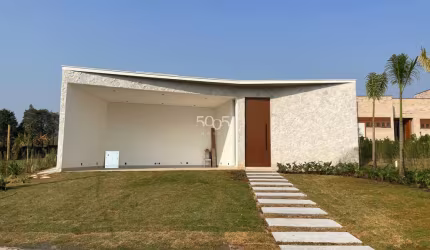 Casa térrea mobiliada à venda no condomínio Altos de Itu, 5 suítes, 430m² construídos em um terreno de 1.438m²