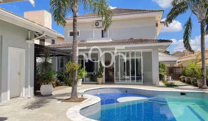 Casa em condomínio sobrado à venda no Condomínio Jardim Theodora, 3 suítes, 399m² de área construída e 600m² de área total