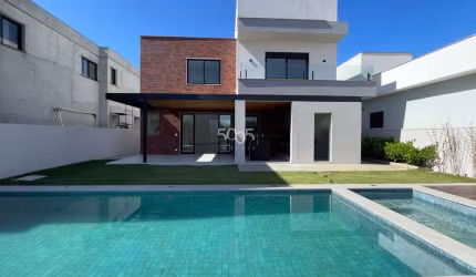 Casa em condomínio sobrado à venda no Cond. Villas do Golf em Itu, 3 suítes, 327m² construídos em um terreno de 503m²