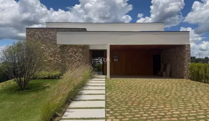 Casa em condomínio térrea à venda no Cond. Villas do Golf em Itu, 3 suítes, 280m² construídos em um terreno de 503m²