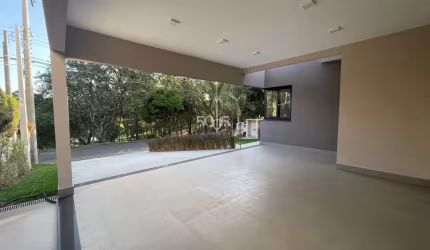 Casa térrea em condomínio à venda no Cond. Campos de Santo Antônio em Itu, 4 suítes, com 280m² construídos em um terreno de 800m²