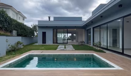 Casa em condomínio à venda no Condomínio Campos de Santo Antônio, 3 suítes, 307 m² de construção
