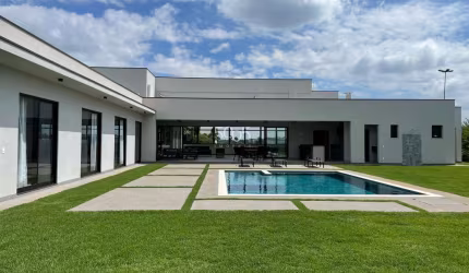Imóvel à venda no Condomínio Fazenda Alvorada em Porto Feliz, com 490m² de área construída em um terreno de 1.482m².