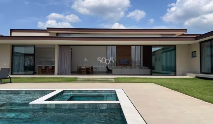 Casa em condomínio térrea à venda no Condomínio de São José II em Itu, interior de SP, com 5 suítes, 730m² construídos em um terreno de 2.953m²