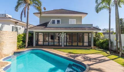 Casa sobrado em condomínio à venda, condomínio Theodora em Itu, SP. 4 suítes, 600m² de terreno e 485m² construídos