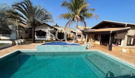 Chácara à venda no Condomínio Haras São Luiz em Salto, com 460m² de área construída e 1060m² de área total.