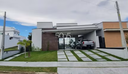 Imóvel à venda no condomínio Residencial Central Parque em Salto, com 154m² de construção e 304m² de terreno.