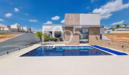 Casa à venda no Condomínio Portal dos Bandeirantes em Salto, com 400m² de área construída em um terreno de 700m².