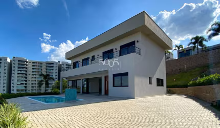 Imóvel à venda no condomínio Plaza Atheneé, com 350m² de construção e 1259m² de terreno.