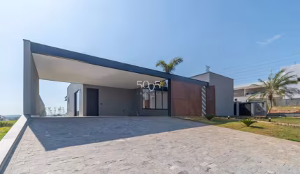 Linda casa, em construção, à venda no Campos de Santo Antônio II em Itu! Sua previsão de entrega é para fevereiro de 2023.