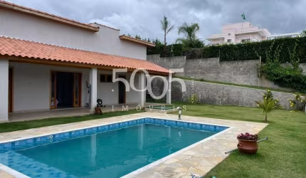 Imóvel à venda no condomínio Bothânica em Itu, com planta excelente e ótimos acabamentos. Terreno amplo de 820 m2 e a casa com 280 m2 de área construí