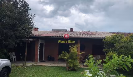 Casa com 3 quartos à venda no Arpoador, Xangri-Lá  por R$ 400.000