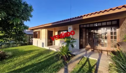 Casa com 3 quartos à venda no Atlântida Sul (Distrito), Osório  por R$ 500.000