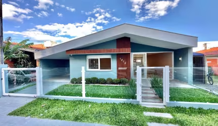Casa com 3 quartos à venda na Avenida Beira Mar, 1270, Zona Nova, Capão da Canoa por R$ 2.100.000