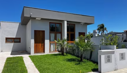 Casa com 3 quartos à venda na Douradinho, 997, Centro, Xangri-Lá, 83 m2 por R$ 550.000
