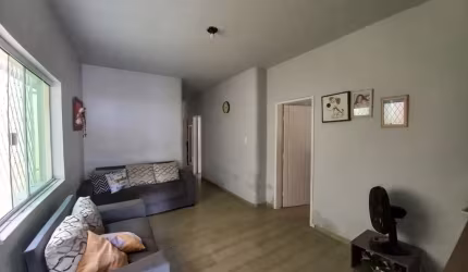 LINDA CASA NO BAIRRO VERMELHA