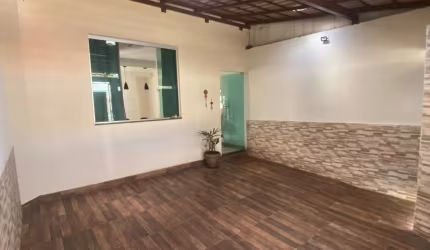 Linda casa baixa no Bairro Cidade Nova, Governador Valadares – MG