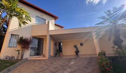 Casa Espaçosa no Bairro Vila Mariana, Governador Valadares – MG