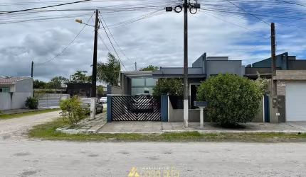 Casa de esquina Pontal do Parana