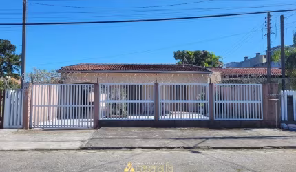 Casa com 07 quartos em Praia de Leste Parana