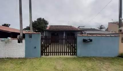 Casa a venda com quatro quartos
