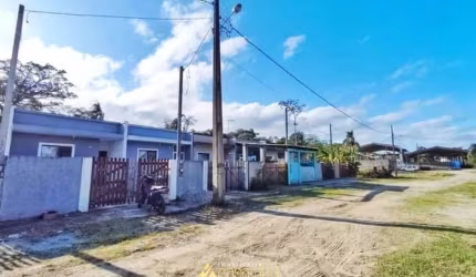 Casa com 2 quartos em Canoas em  Pontal do Paraná.