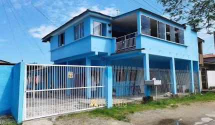 Imovel com 6 Residências em Matinhos
