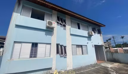 Sobrado com 03 suites proximo ao mar no Riviera
