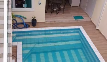 Sobrado a venda a 300 metros do mar