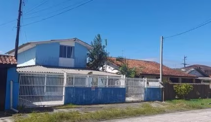 Vendo sobrado na area comercial de Praia de Leste