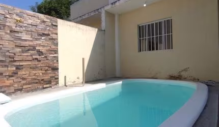 Casa a venda com piscina em Shangila