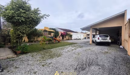 Casa a venda na quadra do Mar em Matinhos