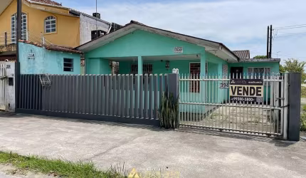 Vendo casa de esquina proxima ao mar no litoral