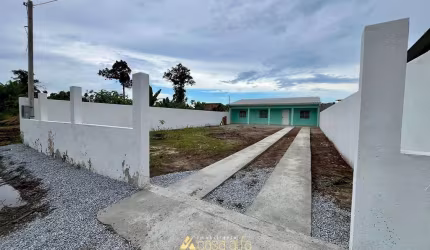 Casa sozinha no terreno Praia de leste